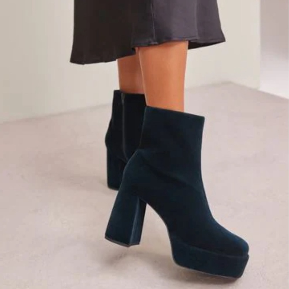 Zara Suede Platform Boots